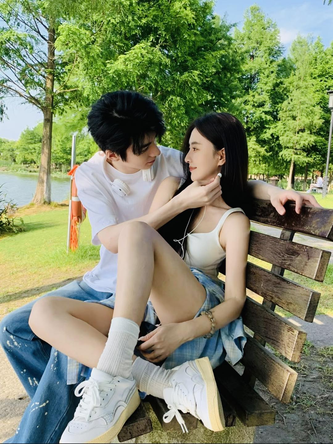 ĐỪNG NHÌN LẠI PHÍA SAU