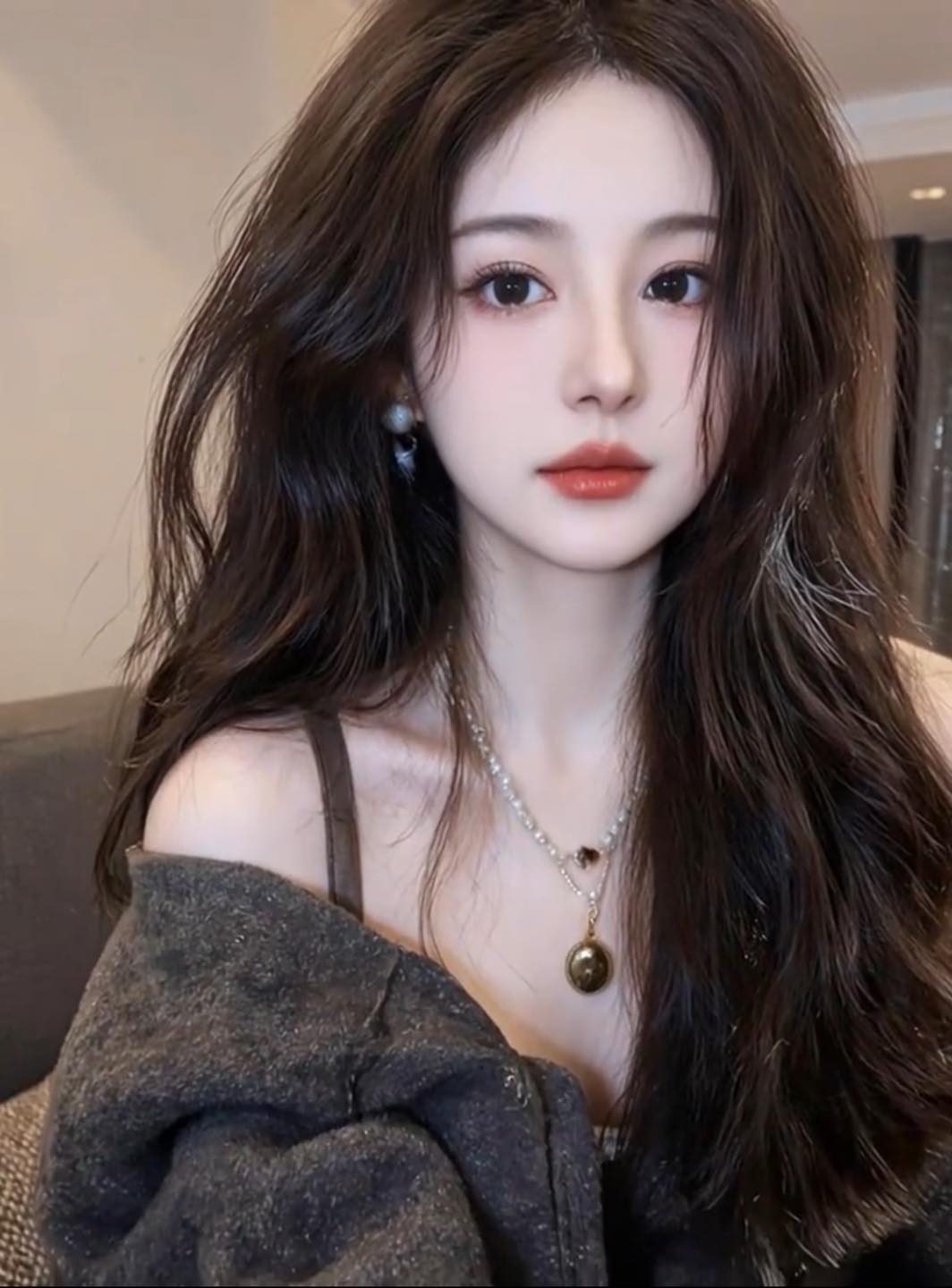 BẠN GÁI THAO THIẾT
