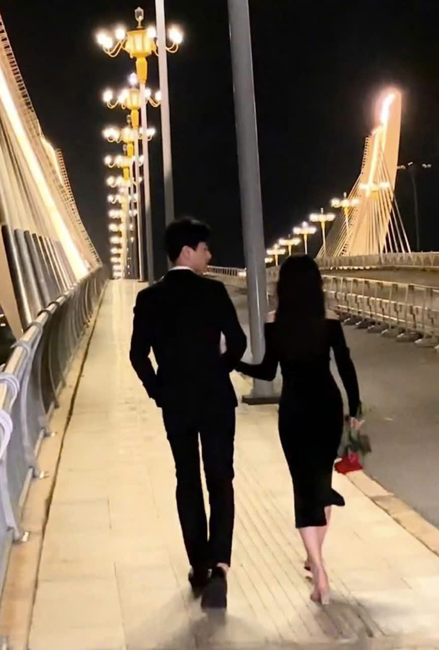 TRÁNH ĐƯỢC 1 KẺ CẶN BÃ